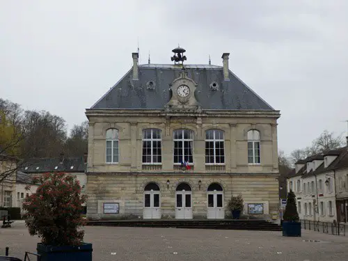 Food near Chateau de Pierrefonds