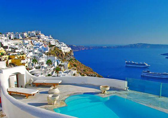 Cruise ships in Santorini