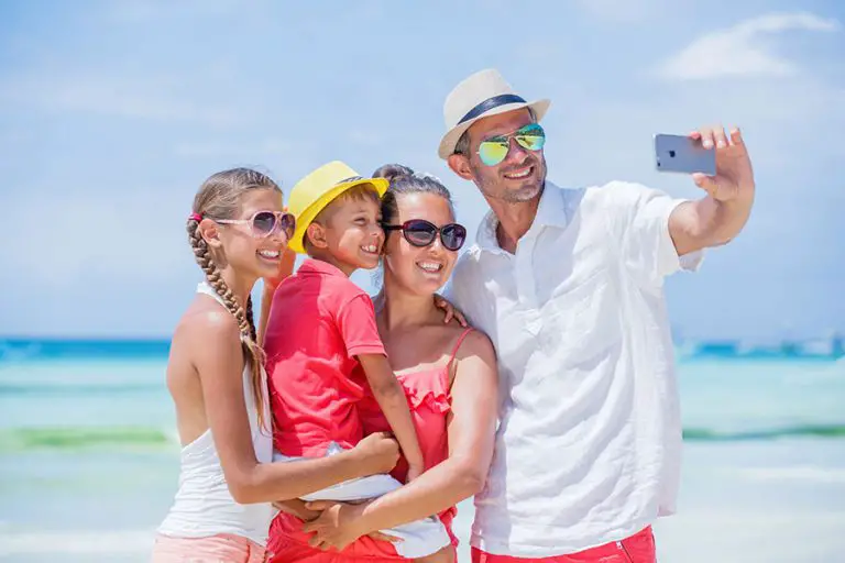 Navigating Holiday Travels with Teenagers: A Survival Guide